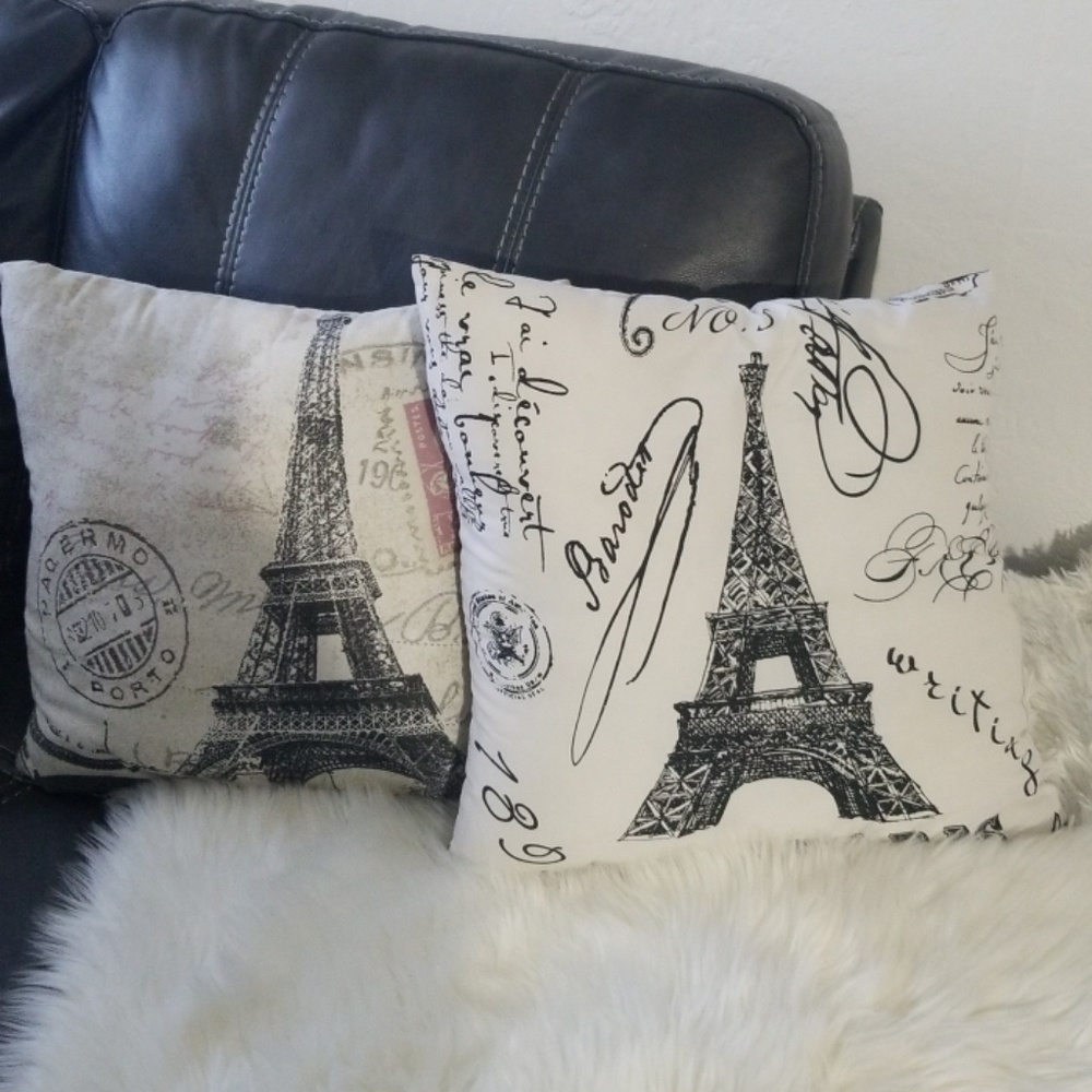 2 Paris decorate pillows